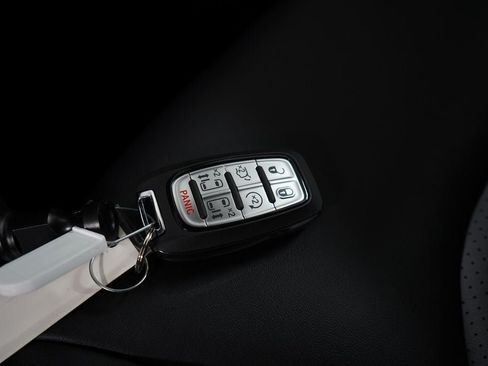 New 2026 Chrysler Pacifica Select FWD image 15
