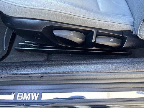 Used 2011 BMW 128i Convertible image 5