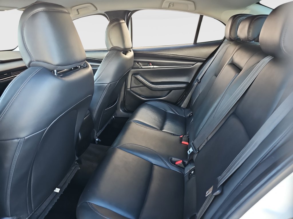 Used 2021 MAZDA MAZDA3 s FWD image 19