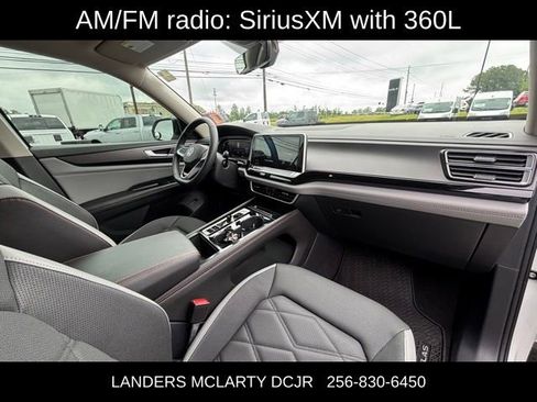 Used 2024 Volkswagen Atlas Peak Edition SE AWD/4WD image 9