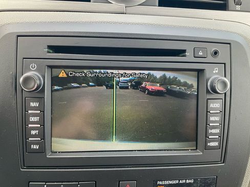 Used 2011 Buick Enclave CXL FWD image 24