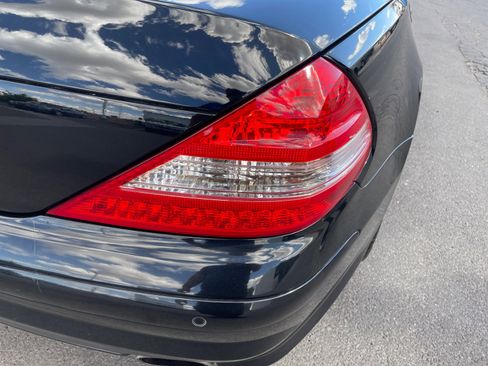 Used 2008 Mercedes-Benz SL 550 w/ AMG Sport Pkg image 30