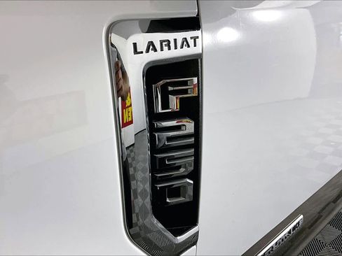 Used 2022 Ford F250 Lariat w/ Lariat Ultimate Package image 28