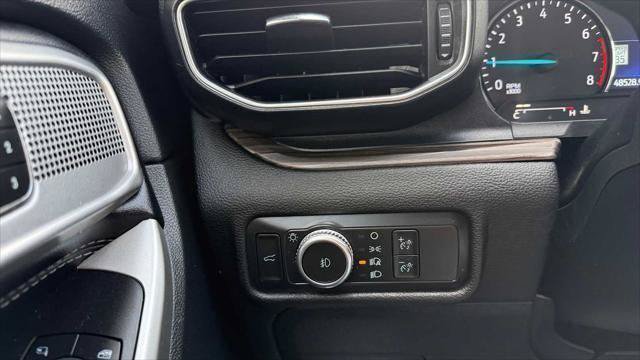 Used 2022 Ford Explorer Limited w/ Equipment Group 301A AWD/4WD image 15