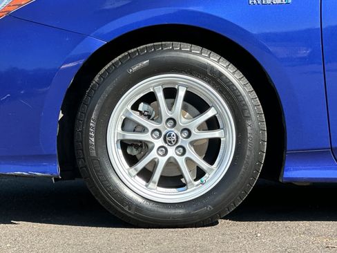 Used 2017 Toyota Prius Two FWD image 26