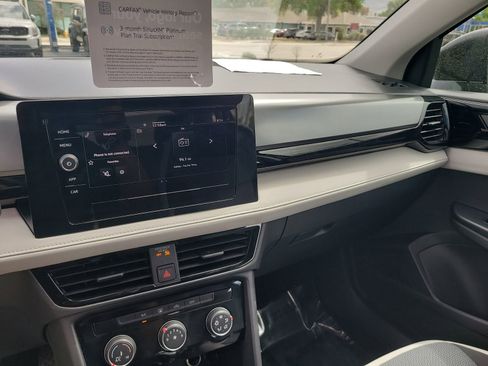 Certified 2025 Volkswagen Taos S image 20