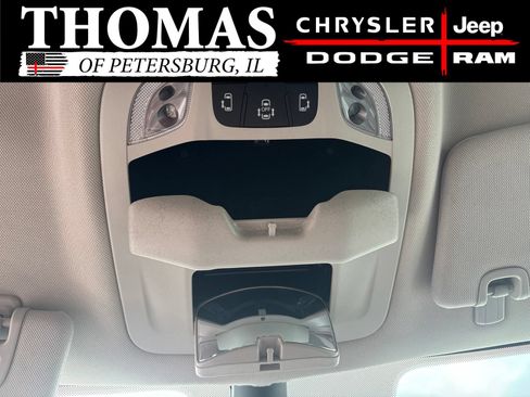 Used 2024 Chrysler Pacifica Touring-L FWD image 21