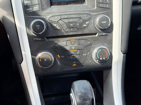 Used 2015 Ford Fusion SE FWD image 16