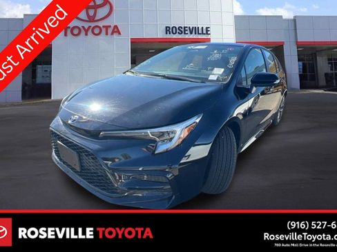 Used 2026 Toyota Corolla SE FWD image 1