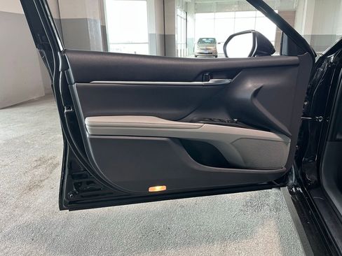 Used 2023 Toyota Camry XLE image 16