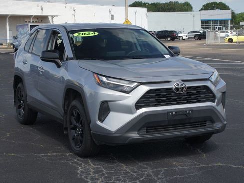 Used 2024 Toyota RAV4 LE FWD image 21