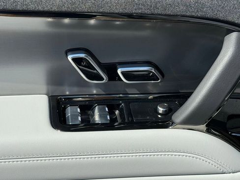 New 2026 Land Rover Range Rover Sport SE AWD/4WD image 15