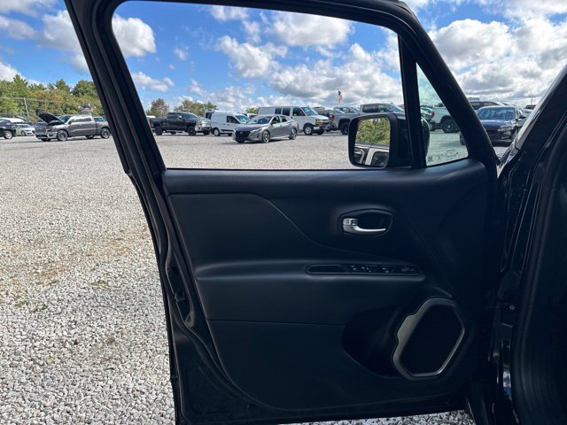 Used 2020 Jeep Renegade Altitude AWD/4WD image 22
