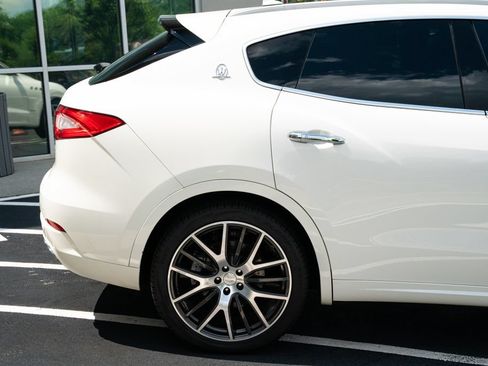 Used 2018 Maserati Levante S GranLusso AWD/4WD image 14
