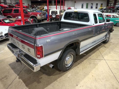 Used 1992 Dodge D/W Truck 250 image 17