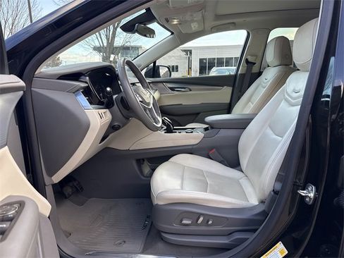 Certified 2024 Cadillac XT5 Premium Luxury image 9