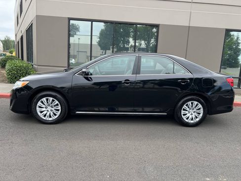 Used 2012 Toyota Camry LE FWD image 6