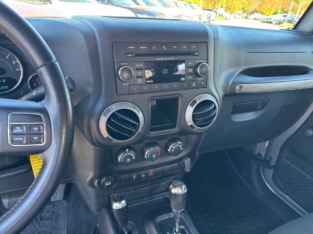 Used 2016 Jeep Wrangler Sport w/ Connectivity Group AWD/4WD image 22
