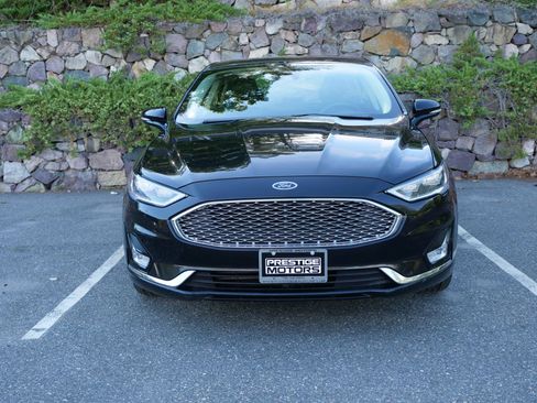 Used 2019 Ford Fusion Titanium AWD/4WD image 3