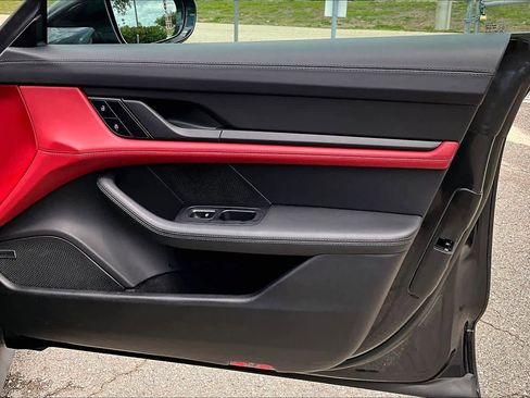 Used 2023 Porsche Taycan image 26