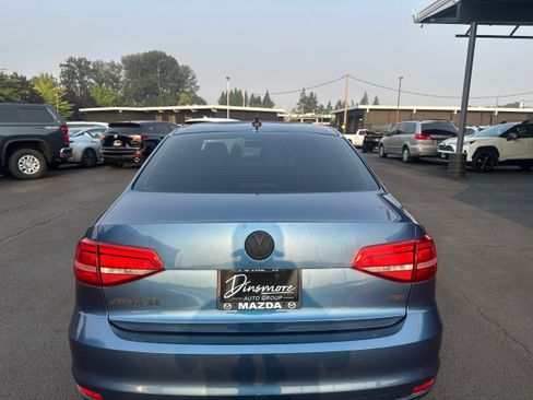 Used 2015 Volkswagen Jetta SE FWD image 26