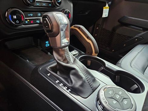 New 2025 Ford Bronco Badlands image 13