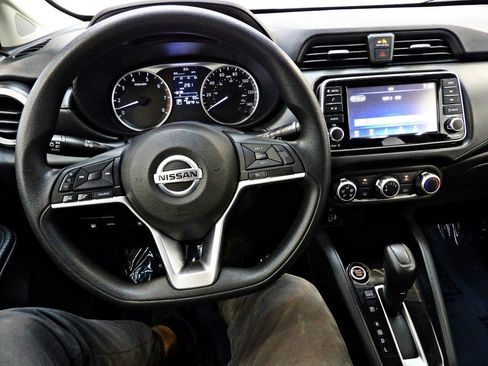Used 2020 Nissan Versa S FWD image 17