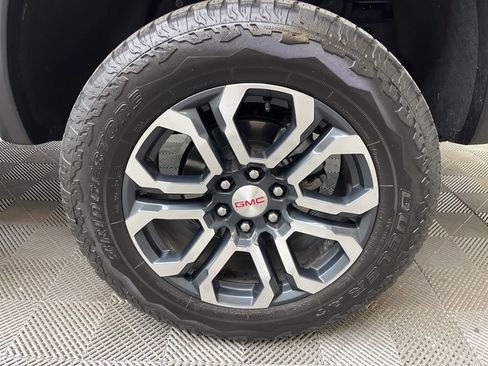 Used 2024 GMC Canyon AT4 w/ Canyon Safety Plus Package image 30
