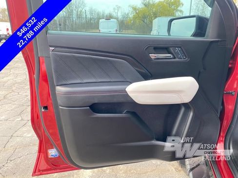 Used 2024 GMC Canyon AT4X AWD/4WD image 13