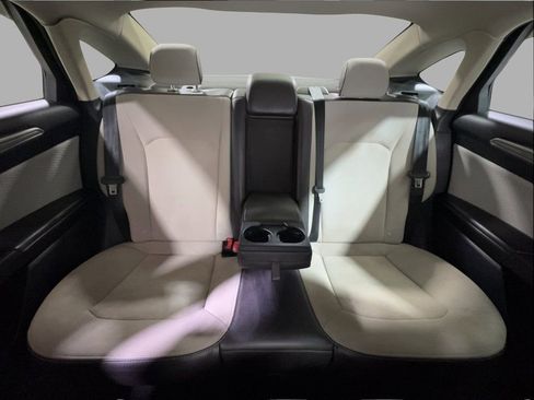 Used 2020 Ford Fusion SE w/ Equipment Group 151A image 11