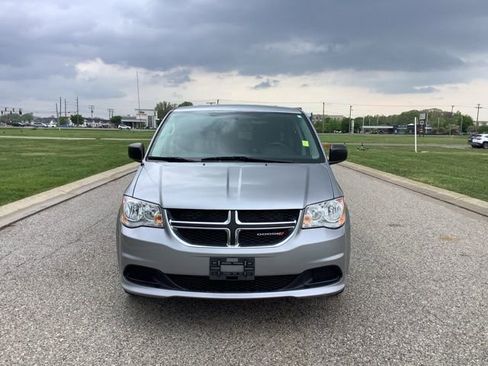 Used 2017 Dodge Grand Caravan SE w/ Power Window Group FWD image 2
