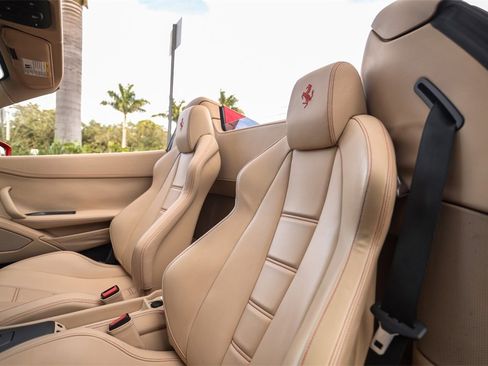 Certified 2013 Ferrari 458 Spider Base image 40