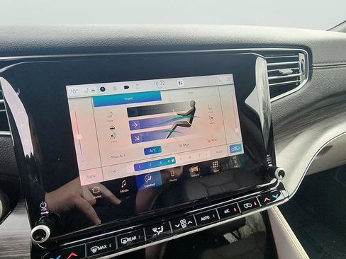 Used 2024 Jeep Wagoneer Series II image 23