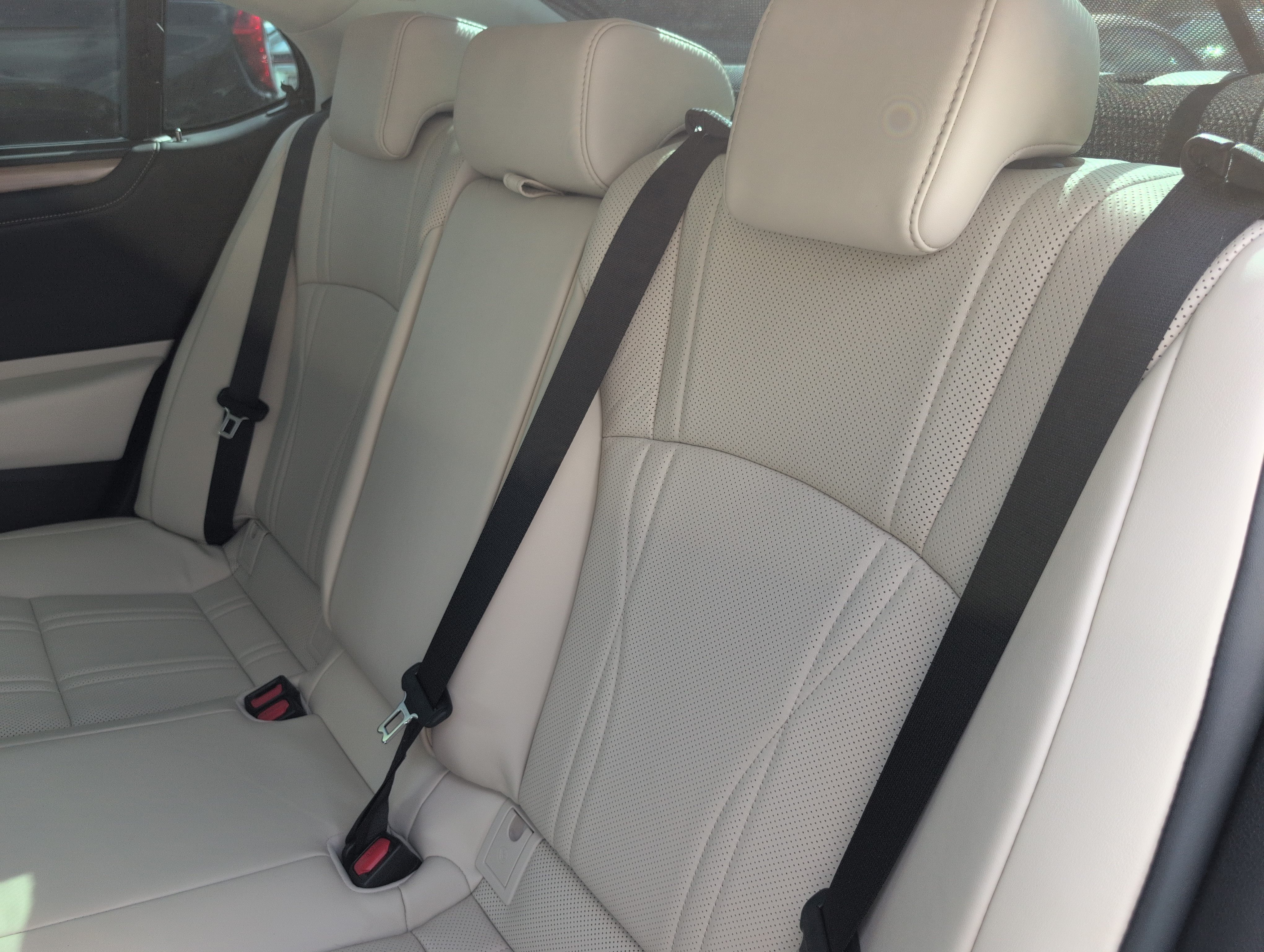 Used 2025 Lexus ES 350 Ultra Luxury w/ Accessory Package (Z1) FWD image 9