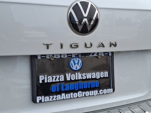 Used 2022 Volkswagen Tiguan SEL R-Line image 30