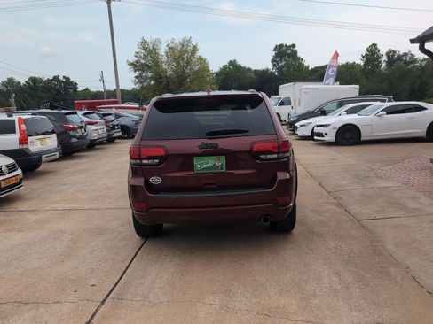 Used 2020 Jeep Grand Cherokee Altitude RWD image 6