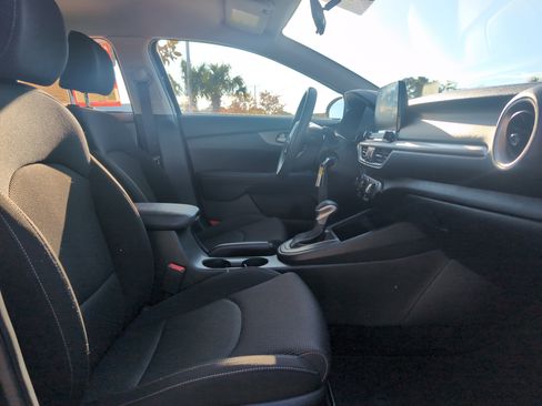 Used 2020 Kia Forte LXS image 31