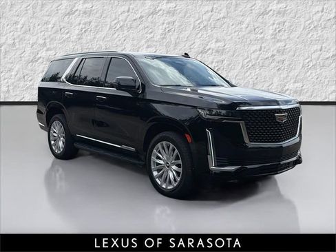 Used 2022 Cadillac Escalade Luxury RWD image 1