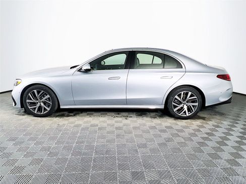 New 2026 Mercedes-Benz E 350 4MATIC Sedan image 3