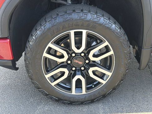 Used 2024 GMC Sierra 1500 AT4 w/ Technology Package image 36