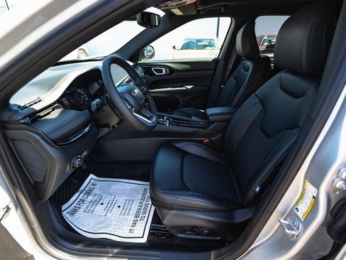 New 2025 Jeep Compass Latitude w/ Sun & Sound Group image 13