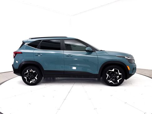 Certified 2024 Kia Seltos EX FWD image 40