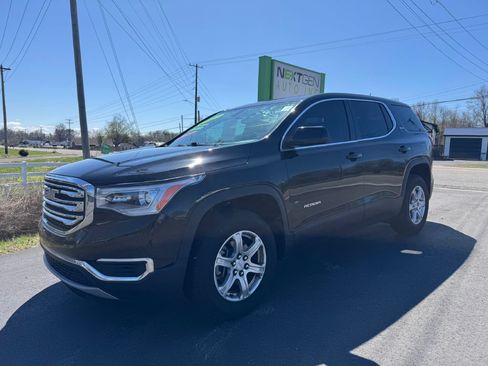 Used 2017 GMC Acadia SLE FWD image 1