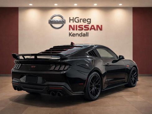 Used 2024 Ford Mustang GT Premium image 4