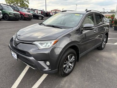 Used 2018 Toyota RAV4 XLE AWD/4WD image 7