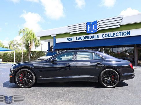 Used 2022 Bentley Flying Spur V8 image 3