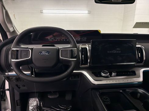 New 2026 Ford Expedition Max Platinum image 8