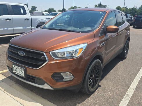 Used 2017 Ford Escape SE AWD/4WD image 1