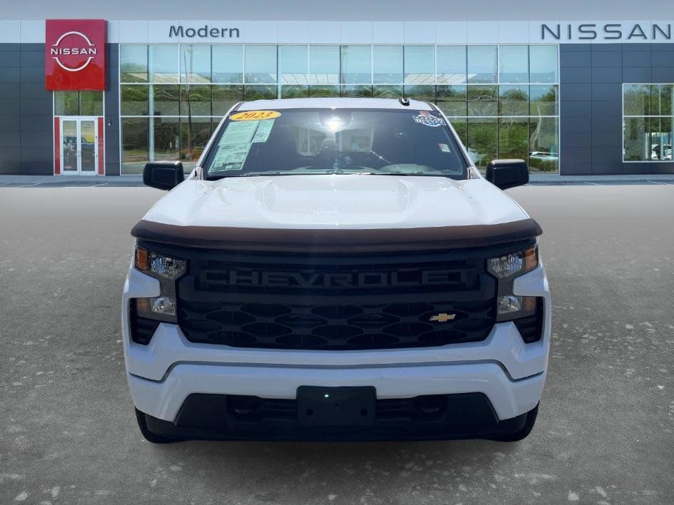 Used 2023 Chevrolet Silverado 1500 Custom AWD/4WD image 2