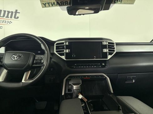 Used 2025 Toyota Sequoia SR5 AWD/4WD image 23